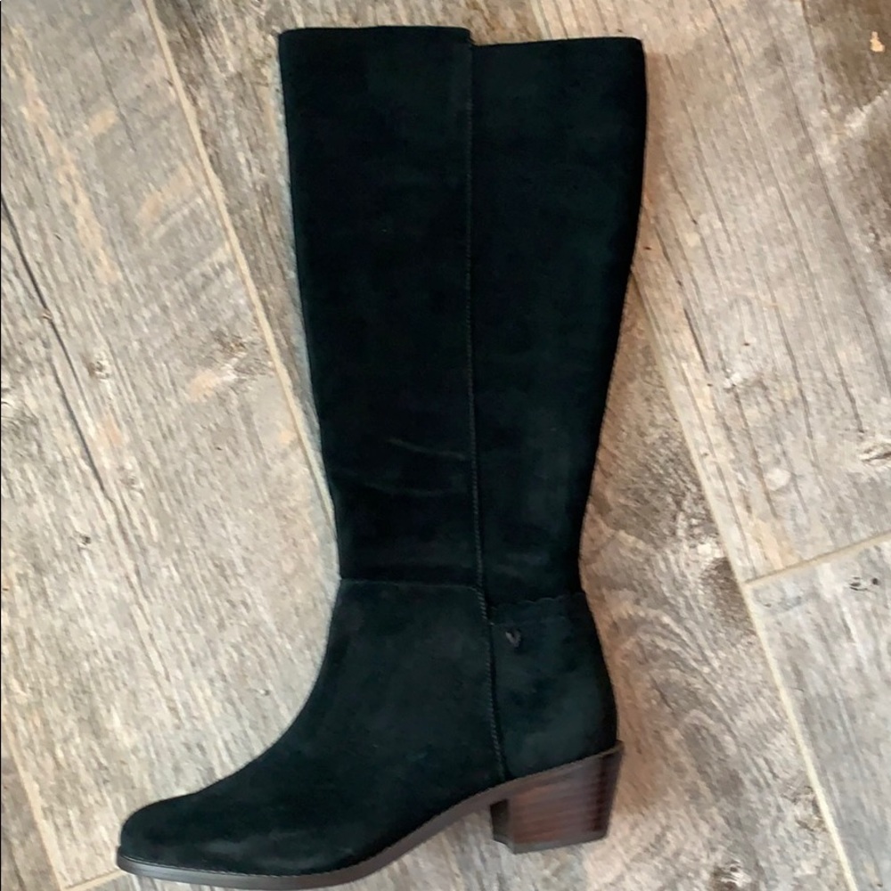 Vionic “Tinsley” black tall boots